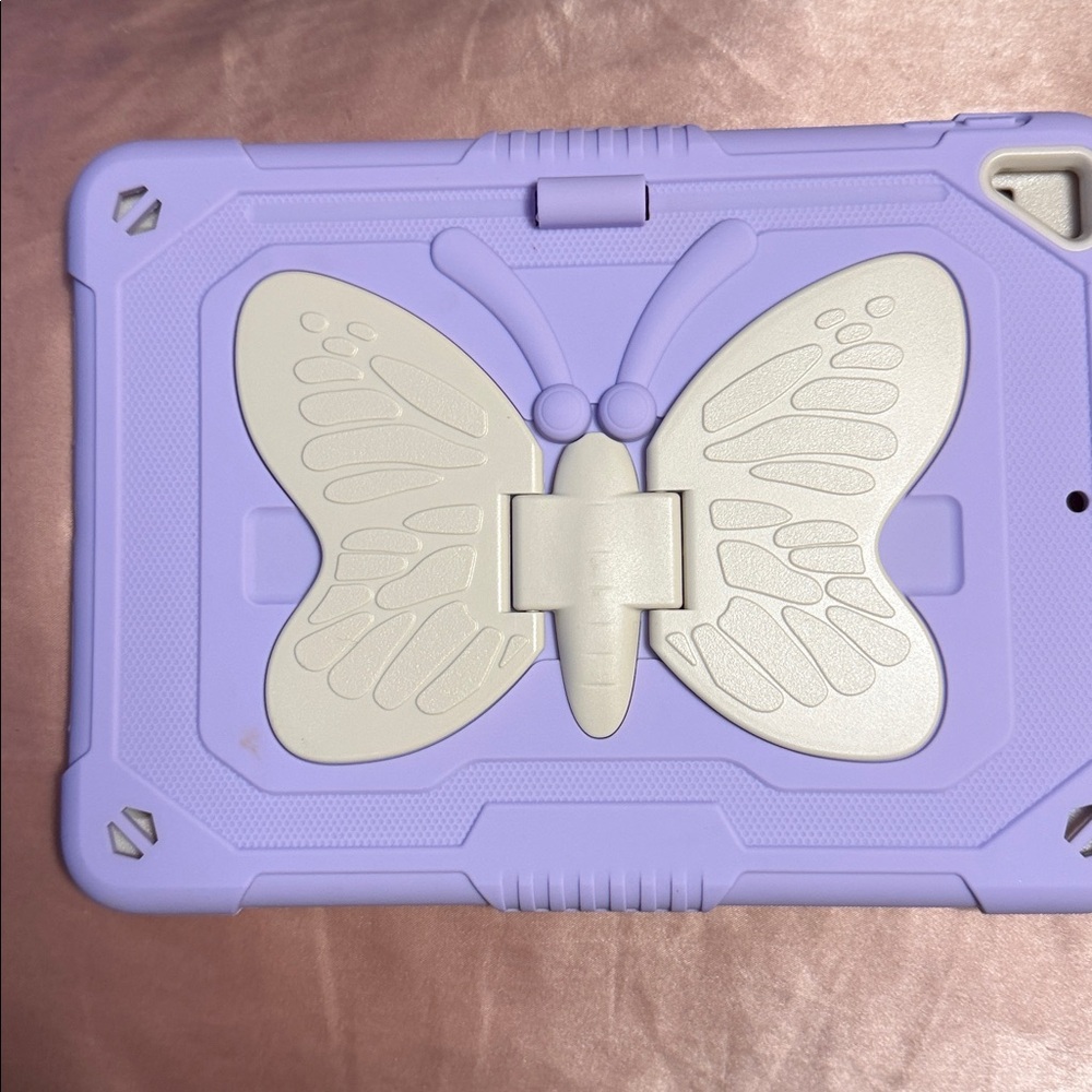 Sleek White Tablet Case